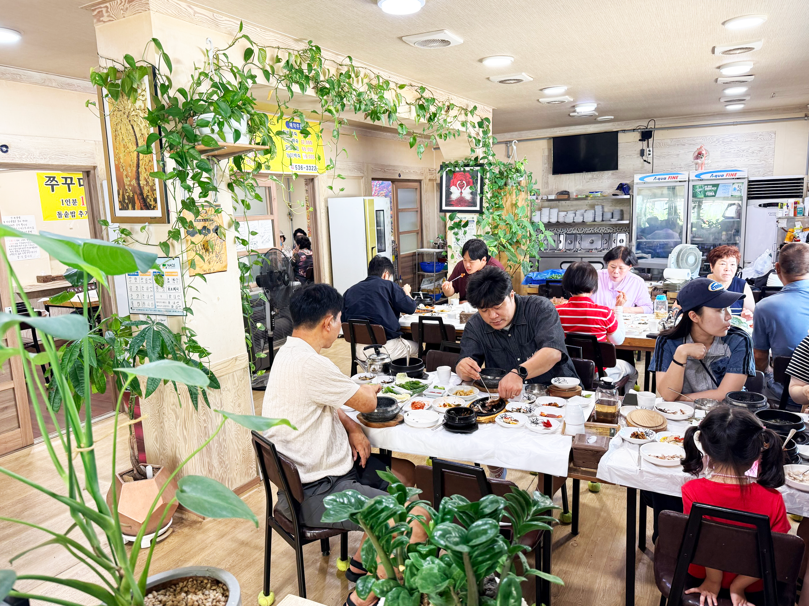 바다쌈밥 식당 홀 전경